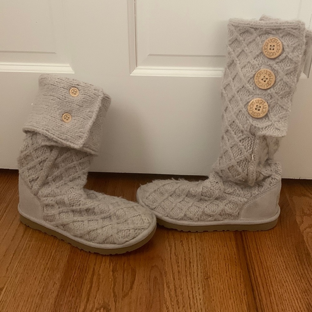 Knit Uggs US size 5 European Size 36